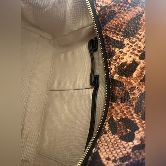 NWOT MCM LEOPARD 2 WAY - Picture 11 of 17